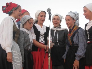 Udaleku girls sing a song in Euskera