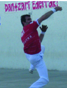 Basque player Fernando Goñi, Bakersfield 2009. Photo: U.S. Federation of Pelota.