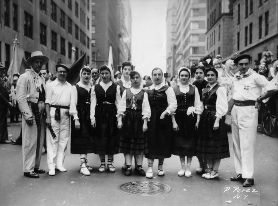 Dancers in New York City in 1948 with Jesus Galindez and Jon Oñatibia