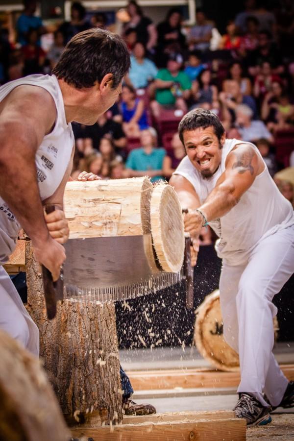 Basque Country athletes saw logs as part of Jaialdi's Sports Night