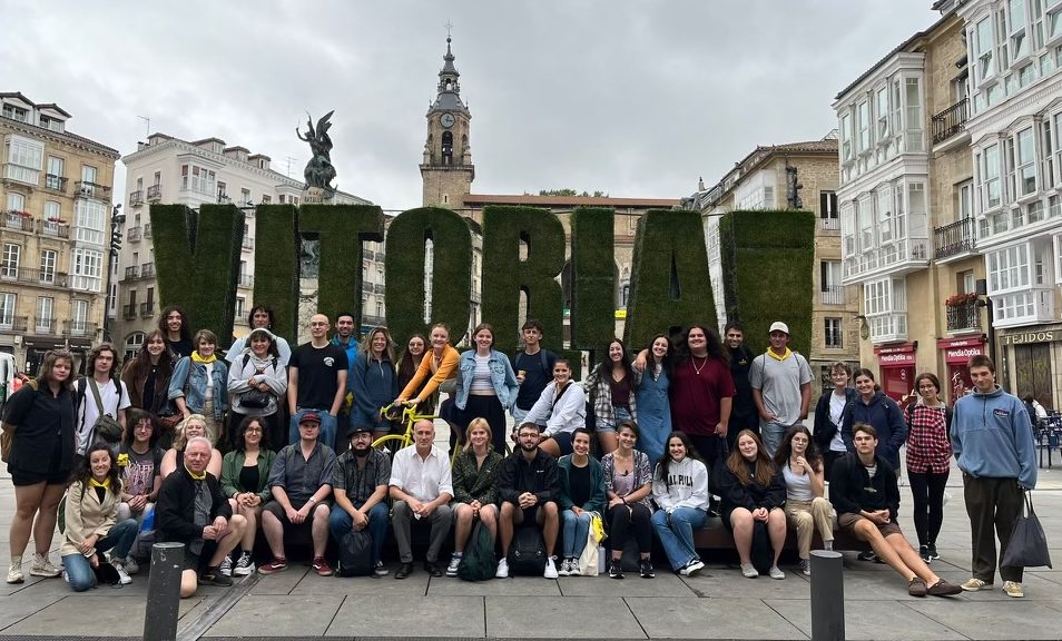 Basque American students with Ateak Ireki visit Vitoria-Gasteiz, the capitol of Euskadi.