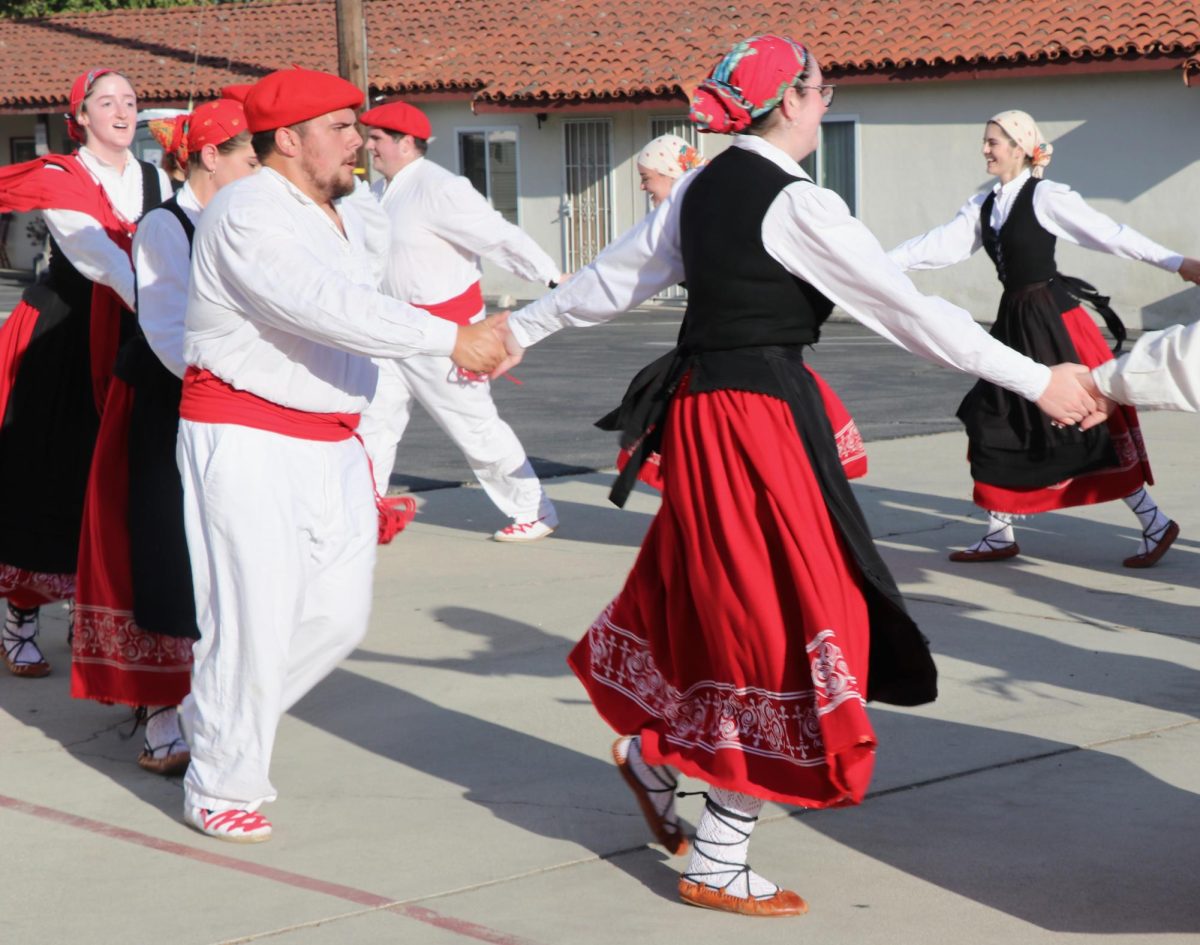 Gauden Bat Dancers at Centro Basco