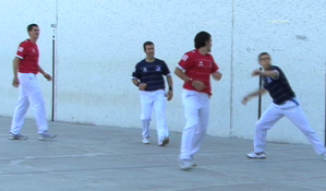 A doubles pilota exhibition opened the 2009 Kern County Festival. Photo: Euskal Kazeta.