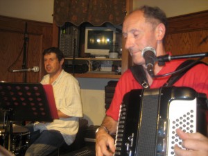 Accordionist Jean Louis Bergara and drummer Michel Violet, both from Iparralde.