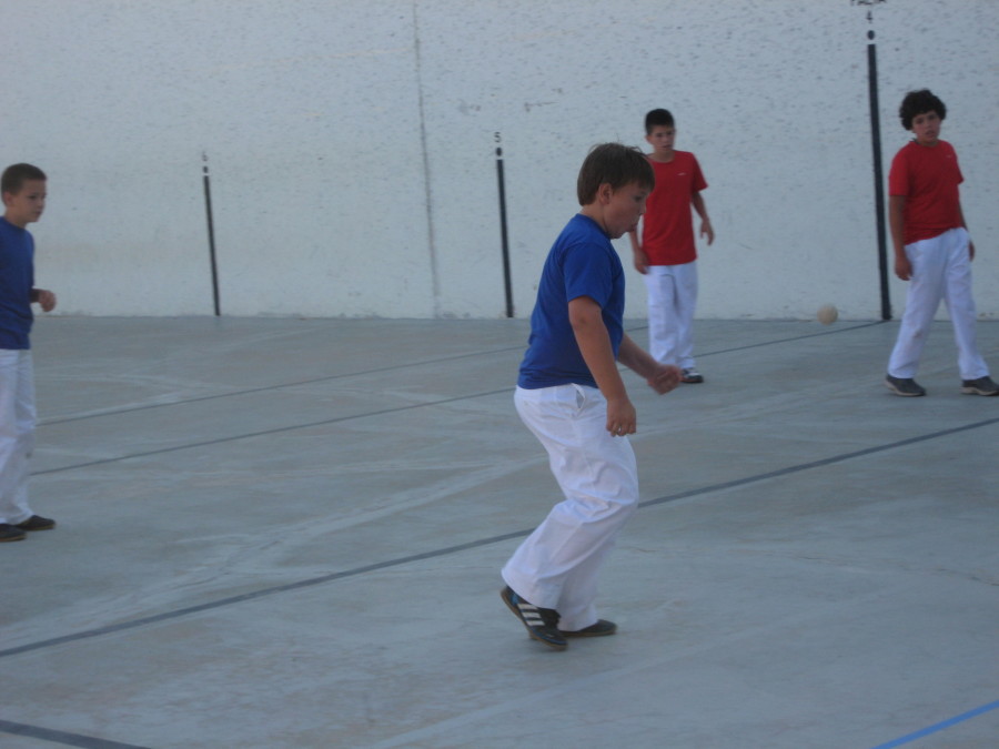 Iparraguirre brothers and De Luz brothers play handball at the Bakersfield festival.