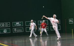 The U.S. battled a tough Venezuelan pala corta squad Sunday. Photo: International Federation of Basque Pelota.