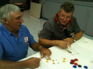 Manuel Gamio plays against second place international winner Roger Mendiondo.